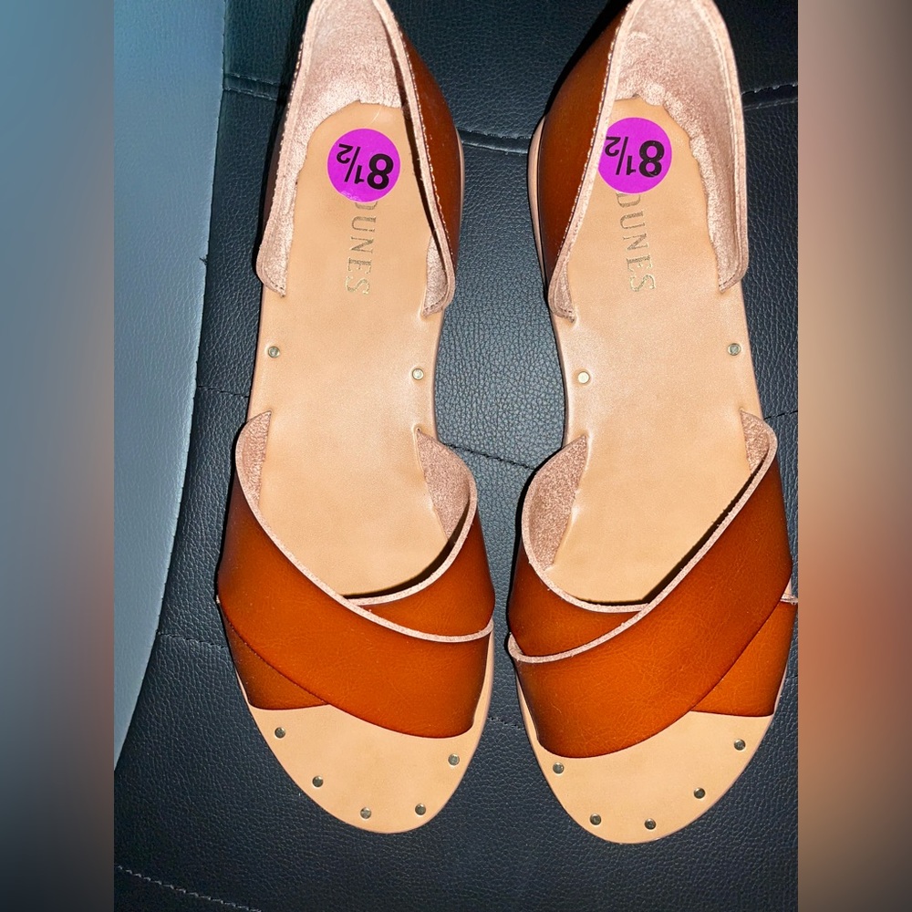 Brand new Dunes Fiona sandals